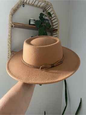 House of Harlow 1960 Tan Wool Felt Hat